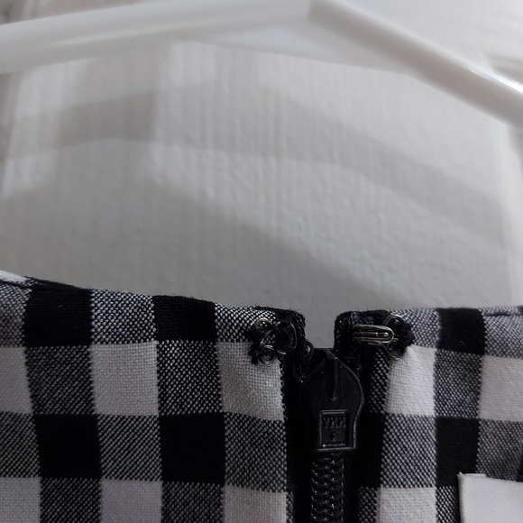 NWOT, Diane Von Furstenberg | Monochrome Gingham Plaid Sleeveless Top - Picture 5 of 16